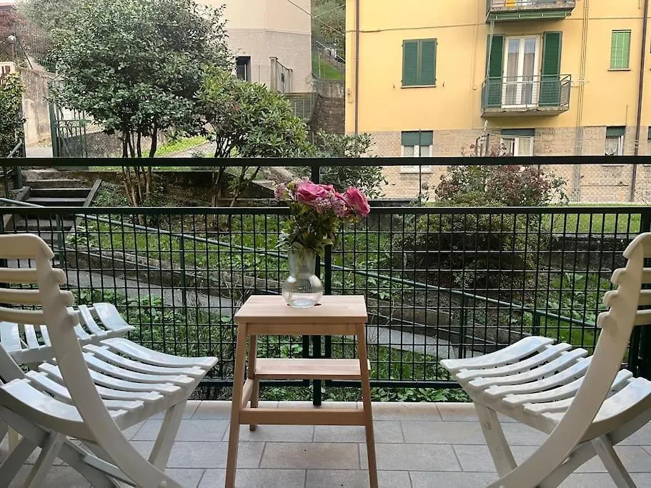 La Casa Gialla Di Valentina Bellano Italy