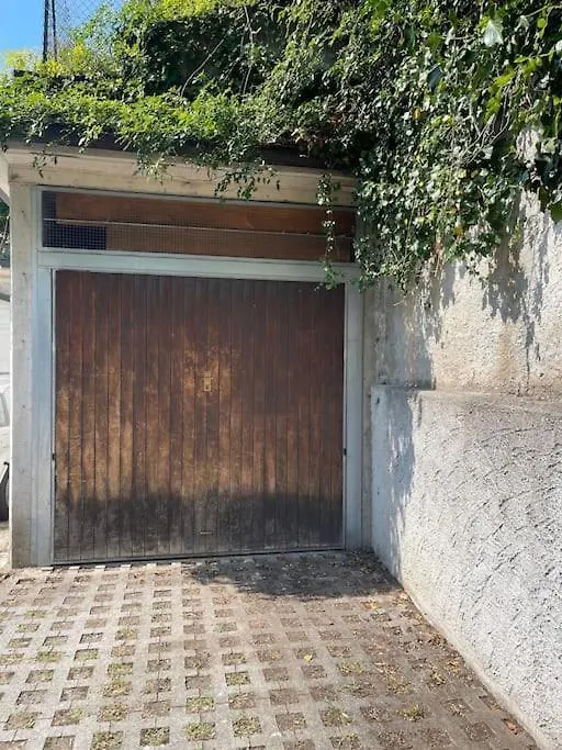 La Casa Gialla Di Valentina Bellano 0*,